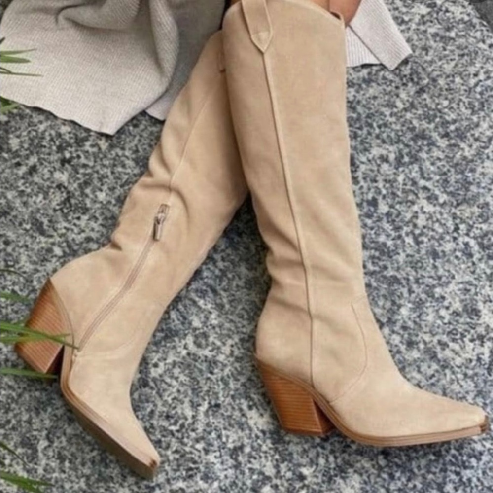 Vince Camuto Afelia boot size 8